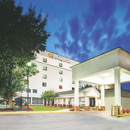 La Quinta Inn & Suites By Wyndham Dc Metro Capital Beltway Capitol Heights Bagian luar foto