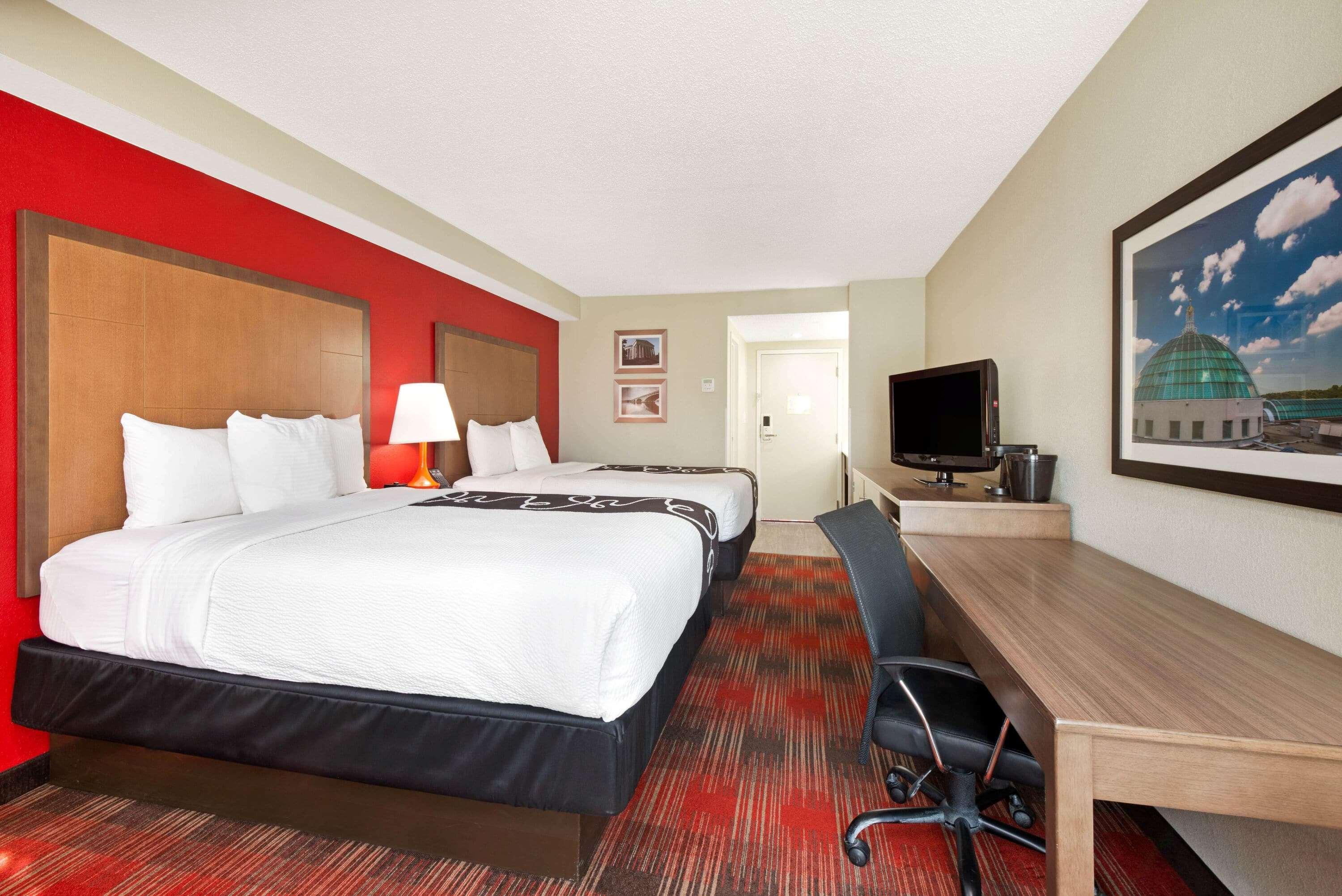 La Quinta Inn & Suites By Wyndham Dc Metro Capital Beltway Capitol Heights Bagian luar foto