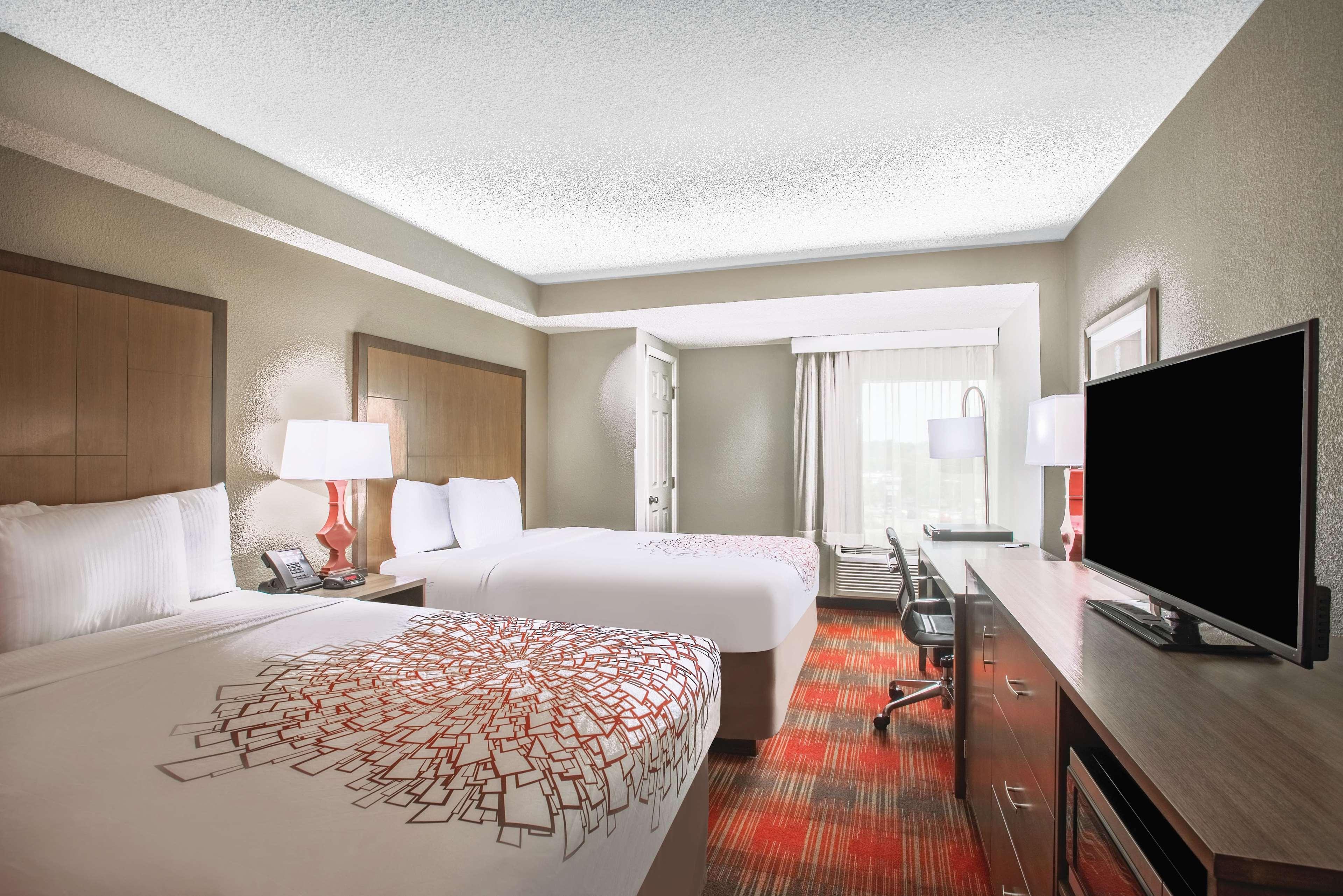La Quinta Inn & Suites By Wyndham Dc Metro Capital Beltway Capitol Heights Bagian luar foto