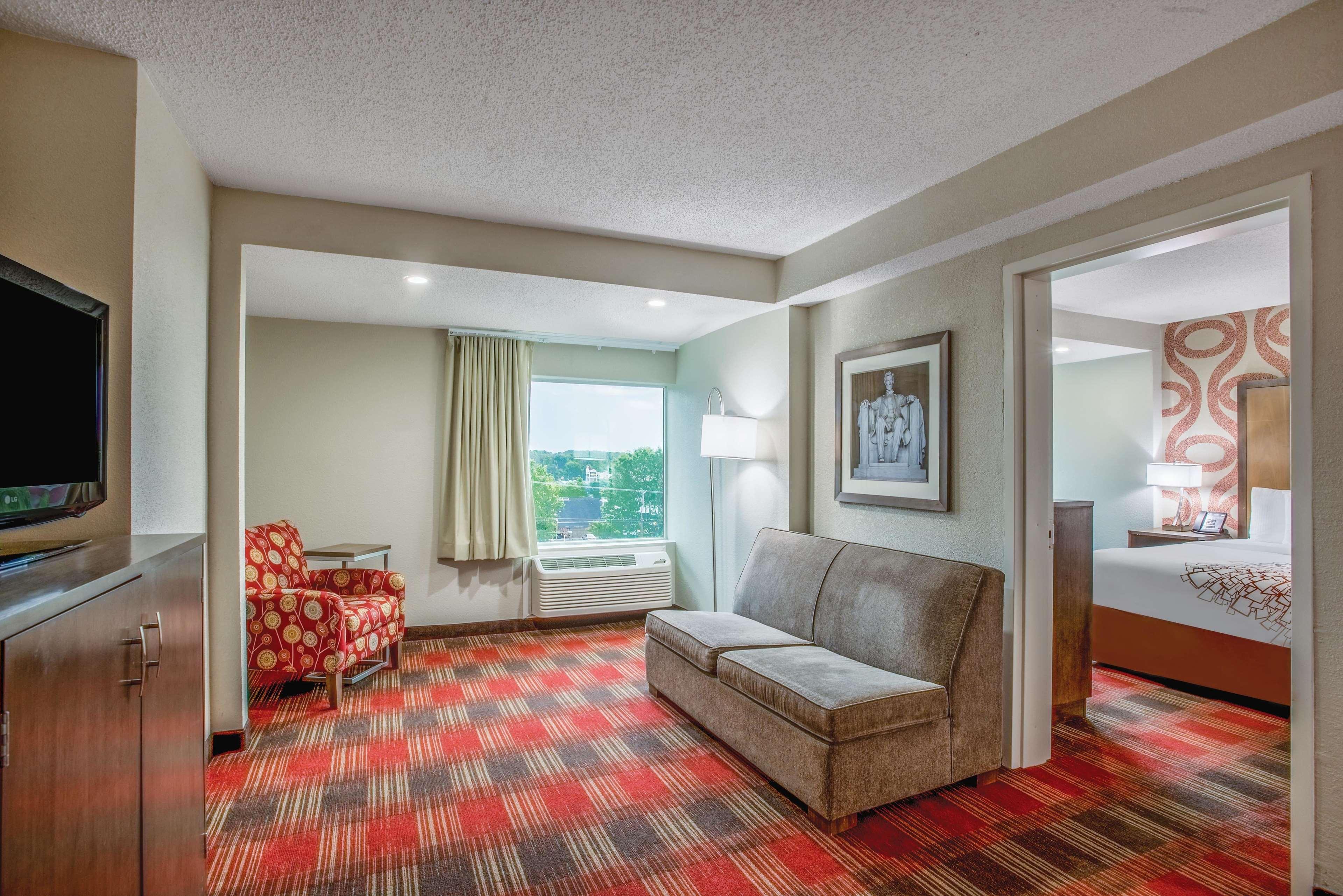 La Quinta Inn & Suites By Wyndham Dc Metro Capital Beltway Capitol Heights Bagian luar foto