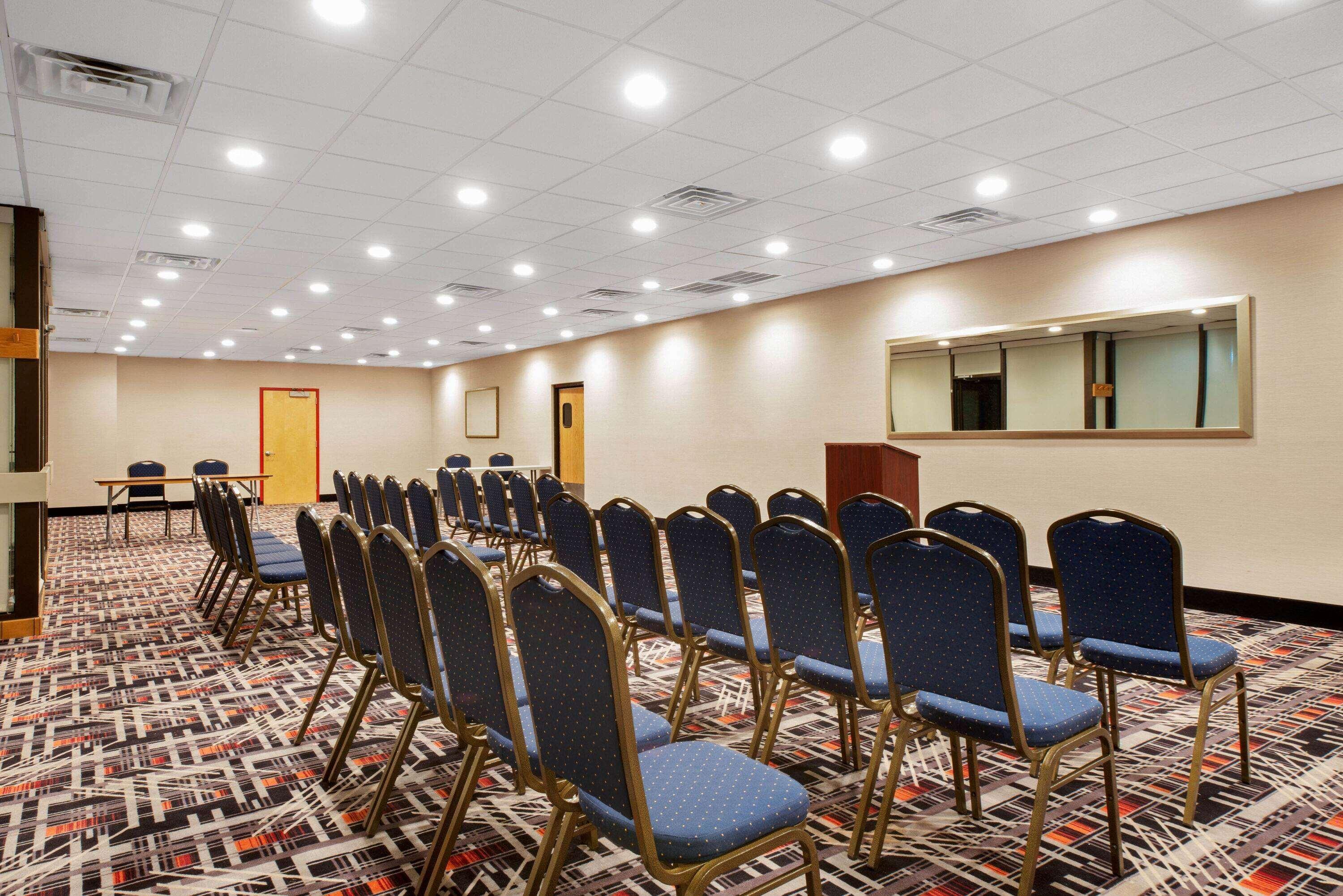 La Quinta Inn & Suites By Wyndham Dc Metro Capital Beltway Capitol Heights Bagian luar foto