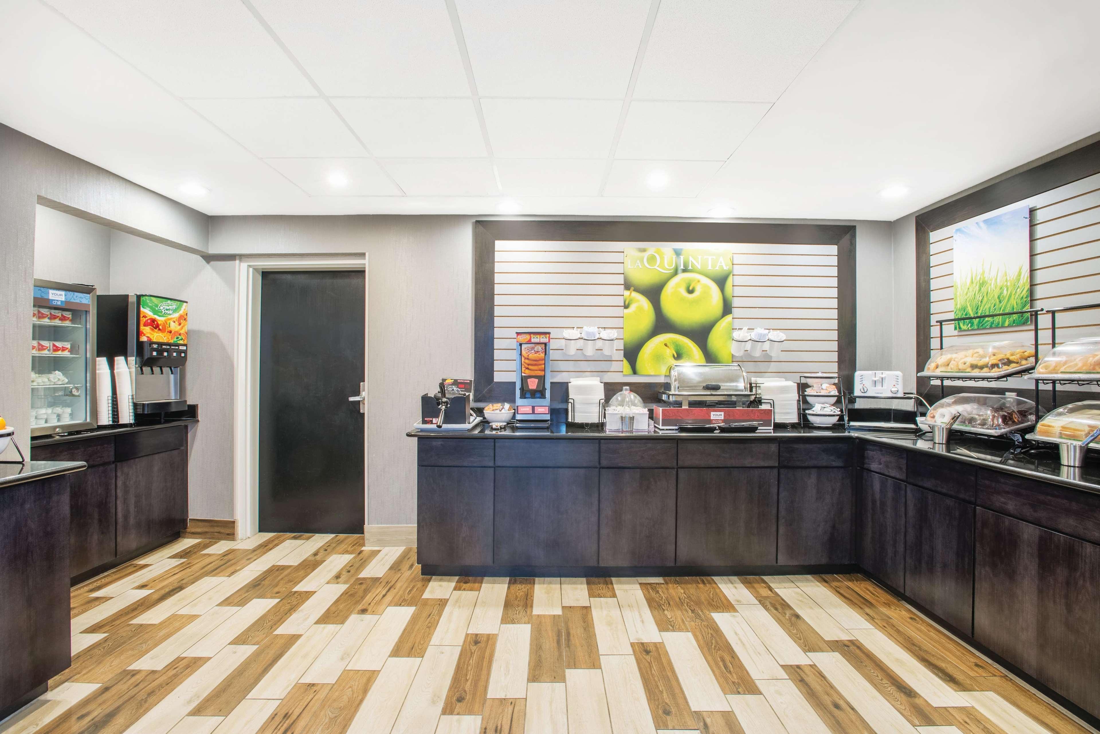 La Quinta Inn & Suites By Wyndham Dc Metro Capital Beltway Capitol Heights Bagian luar foto
