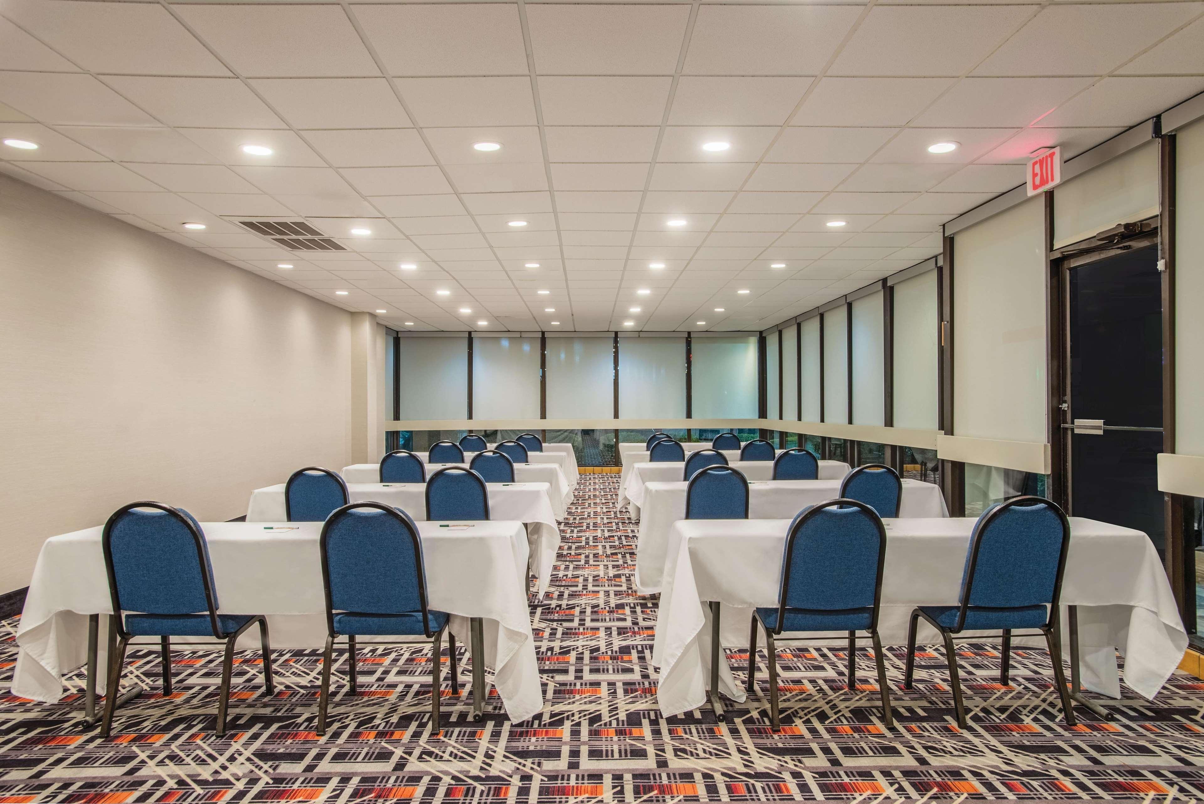 La Quinta Inn & Suites By Wyndham Dc Metro Capital Beltway Capitol Heights Bagian luar foto