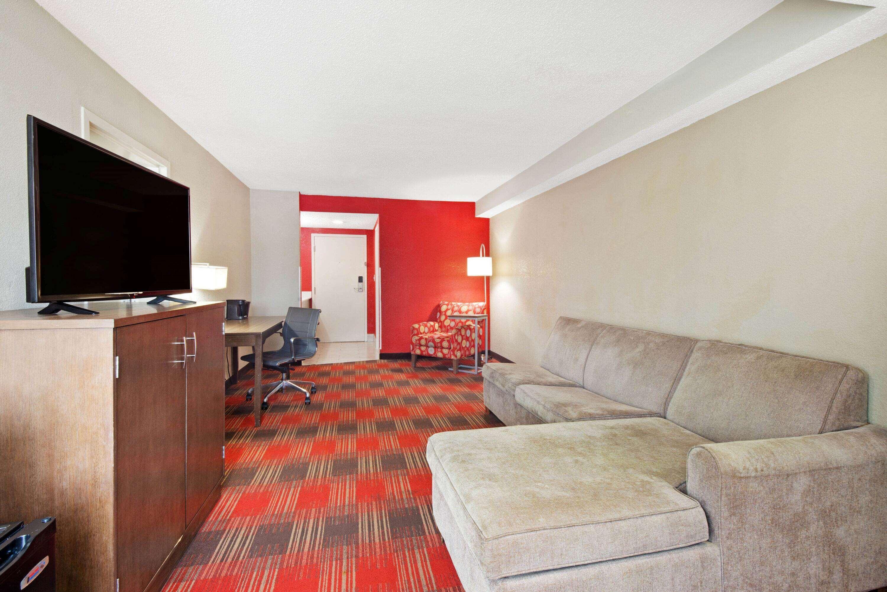 La Quinta Inn & Suites By Wyndham Dc Metro Capital Beltway Capitol Heights Bagian luar foto