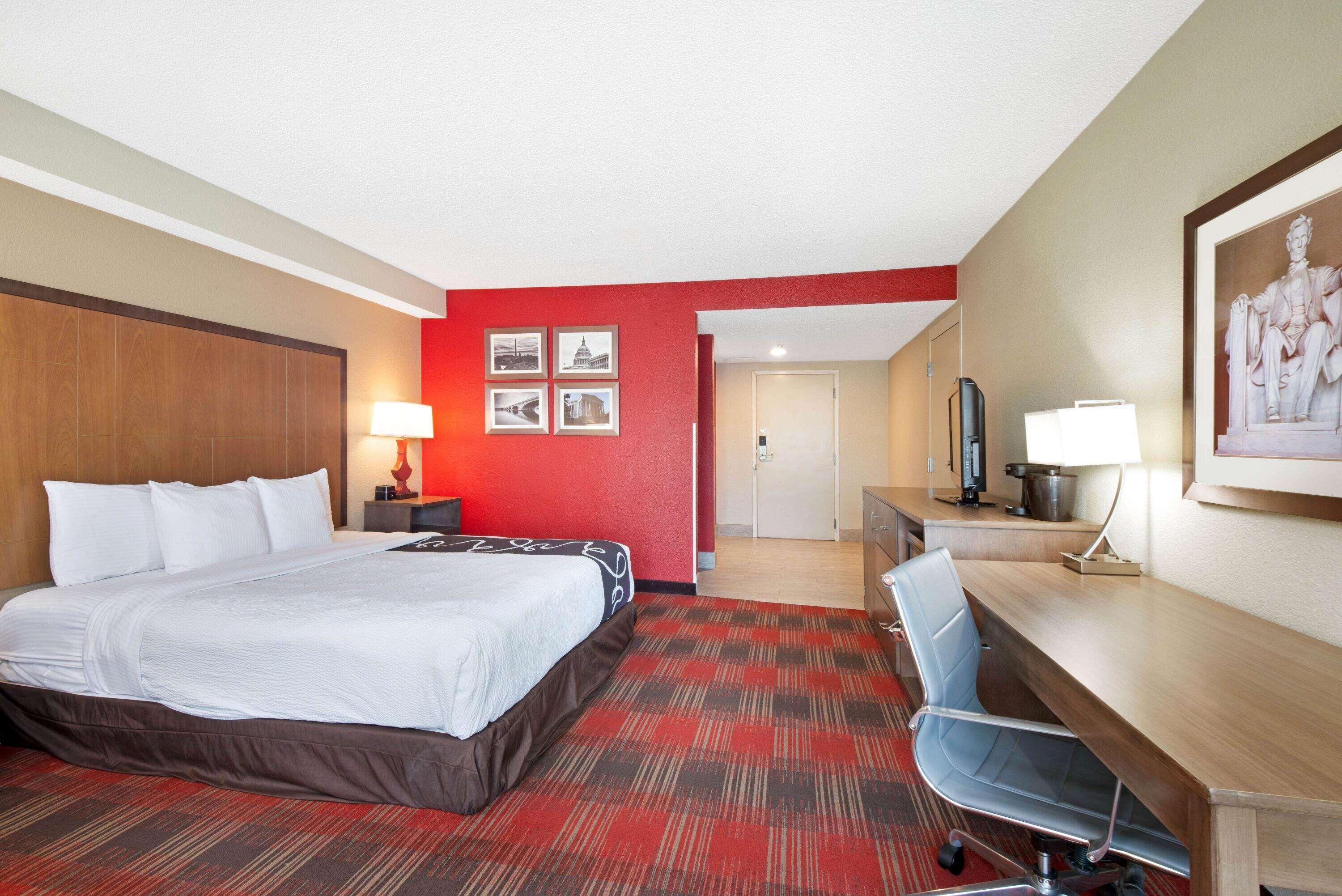 La Quinta Inn & Suites By Wyndham Dc Metro Capital Beltway Capitol Heights Bagian luar foto