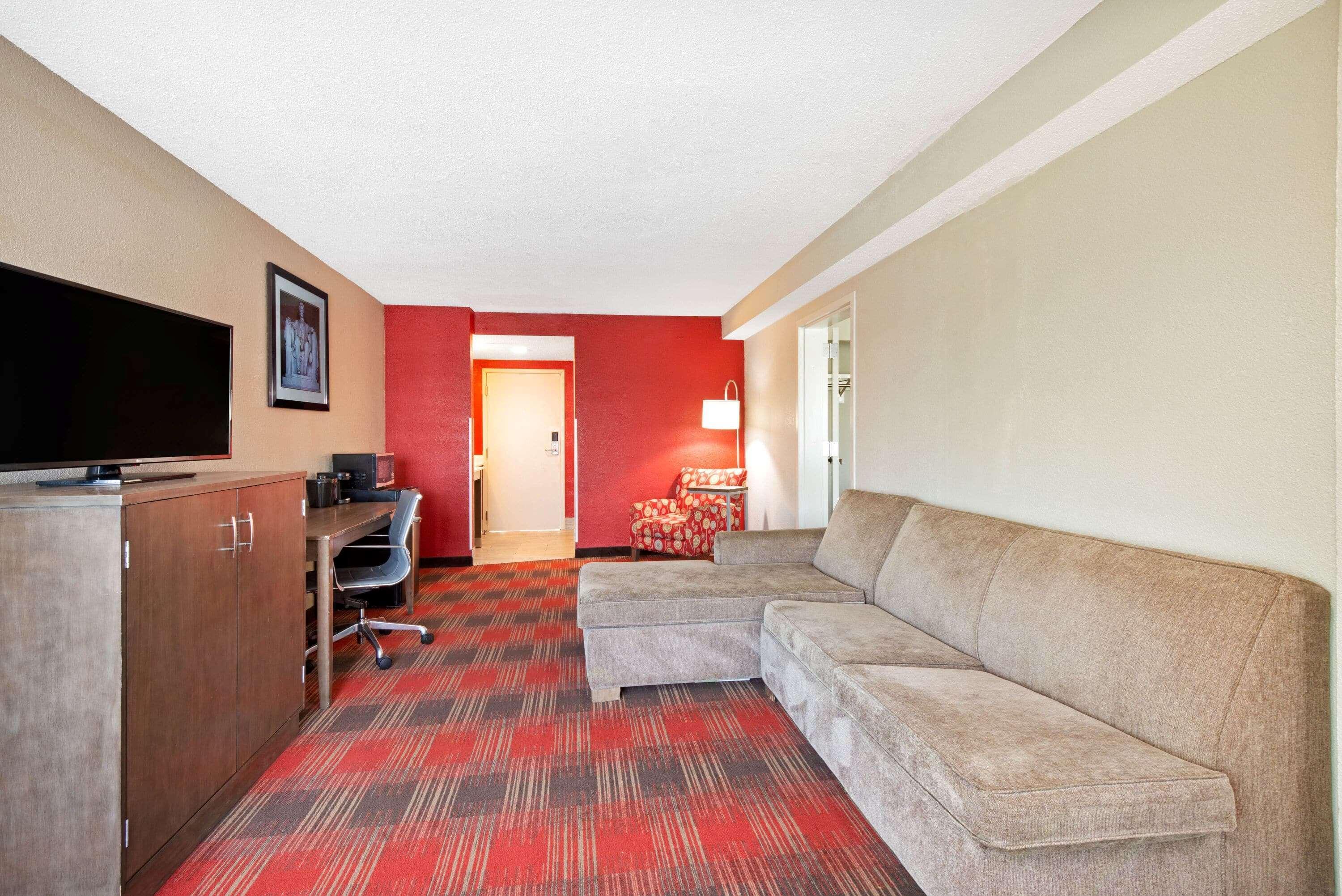 La Quinta Inn & Suites By Wyndham Dc Metro Capital Beltway Capitol Heights Bagian luar foto