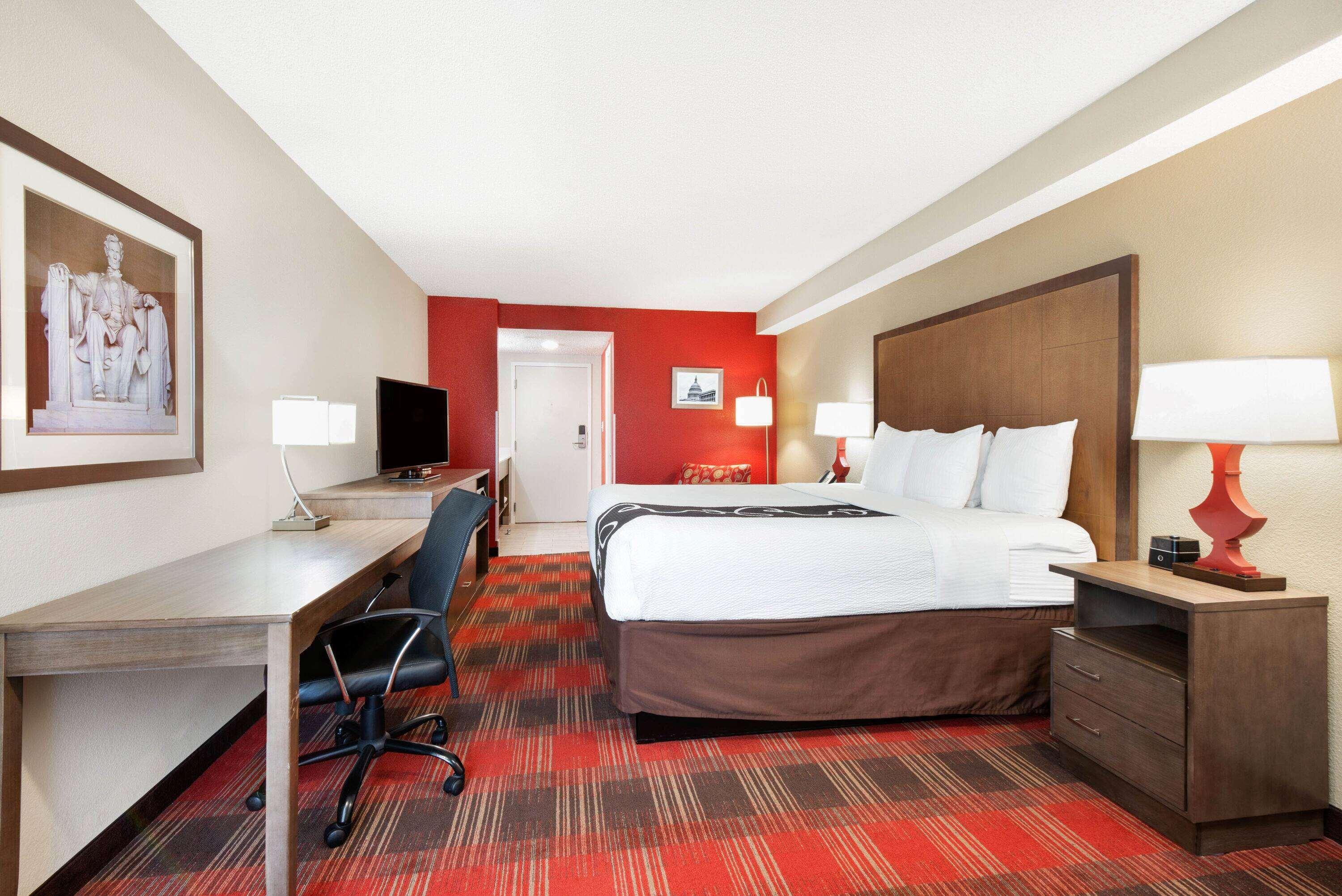 La Quinta Inn & Suites By Wyndham Dc Metro Capital Beltway Capitol Heights Bagian luar foto