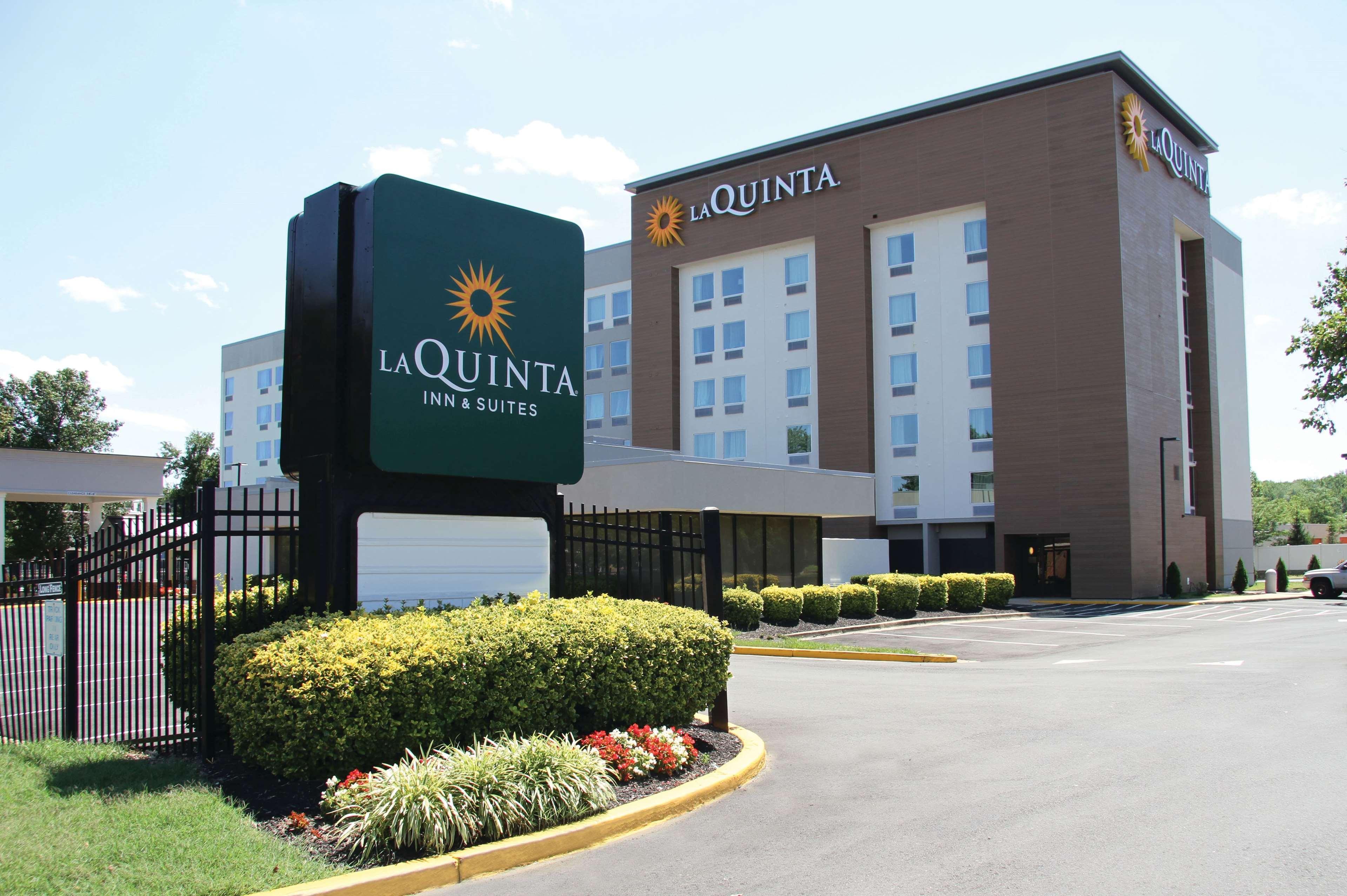 La Quinta Inn & Suites By Wyndham Dc Metro Capital Beltway Capitol Heights Bagian luar foto